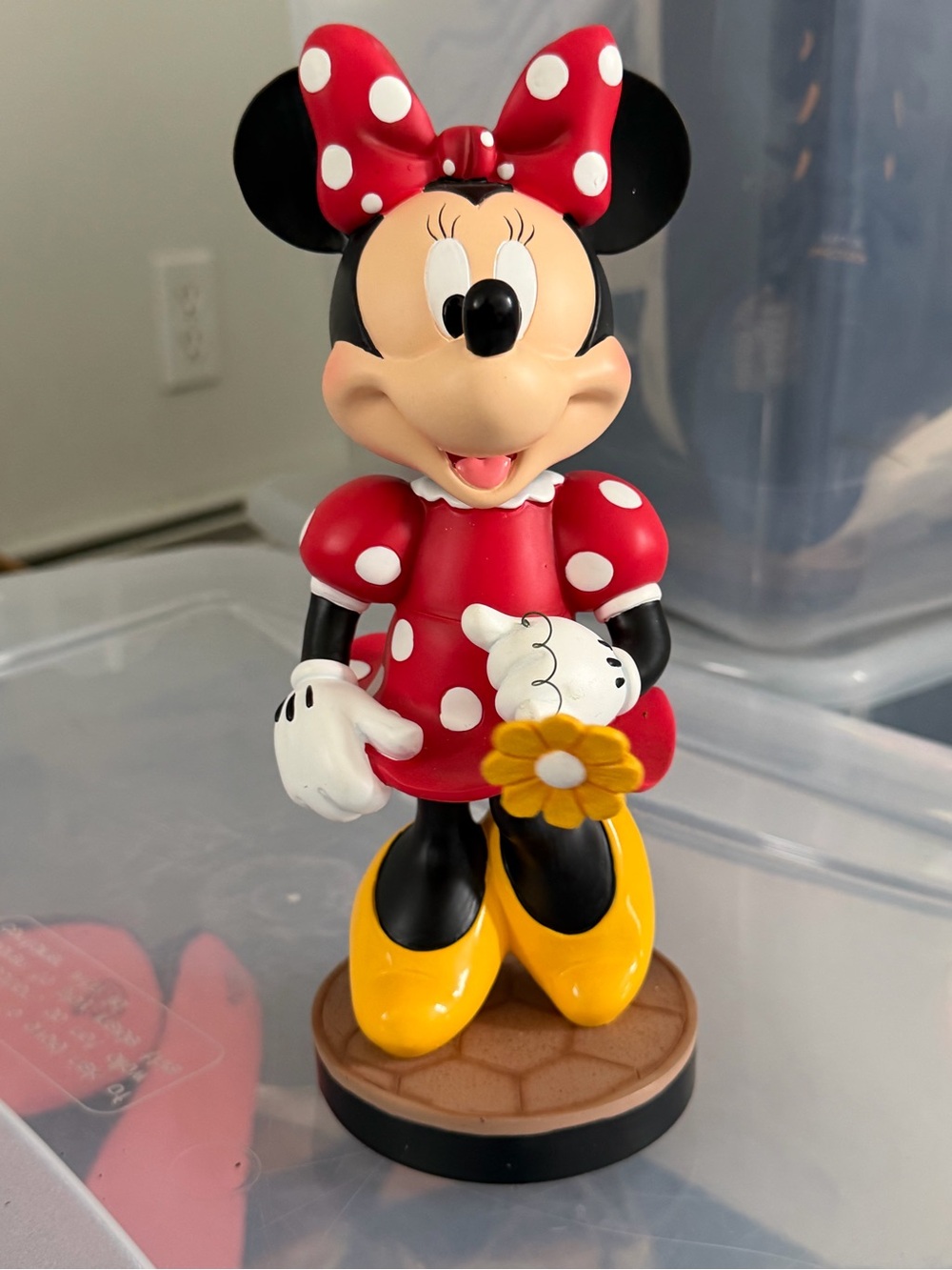 Walt Disney World Resorts Minnie Mouse 9" Bobble Head Holding Flower Mint